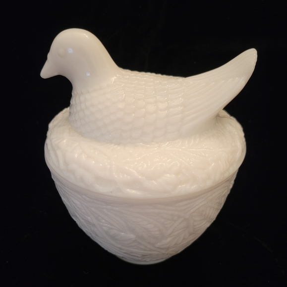 Avon Other - 1970's Avon Milk Glass Nesting Hen. Covered Dish. Sugar Bowl